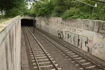 Die Rampe der Stadtbahnlinien 3 & 7 im Ricklinger Stadtweg, am 07.06.2011. Die Tunnelstrecke nach M�hlenberger Markt (M�hlenberg), wurde 1977 in Betrieb genommen. Sie f�hrt heute bis Wettbergen.