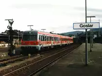 614 066-9/614 065-1 mit RB 5868 Halberstadt-G�ttingen auf Bahnhof Goslar am 17-10-1997. Bild und scan: Date Jan de Vries.
