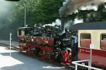 99 5906 am 03.06.2011 bei der Ausfahrt aus dem Bf. Eisfelder Talm�hle in Richtung Stiege