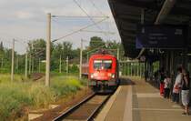 DB 182 007-5 mit der RB 16328 von Halle (S) Hbf nach Eisenach, in Wei�enfels; 09.06.2011