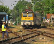 M�V V43 3239 H-M�VTR mit dem EN 441  VENEZIA EURONIGHT  von Venezia Santa Lucia nach Budapest-Keleti pu, bei der Einfahrt in Si�fok; 31.05.2011