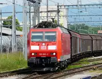 DB - Lok 185 093-2 vor G�terzug im Bahnhof von St.Margrethen am 24.05.2011