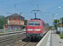 111 166-5 f�hrt mit dem RE 59096 Richtung N�rnberg Hbf ab, Pfaffenhofen (Ilm), 22.06.2011