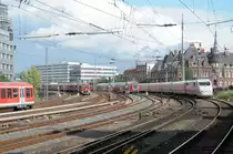 Ein und Aus fahrende Z�ge am 28.08.10 am Hamburger Hbf