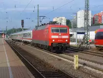 120 115-1 f�hrt als IC 2052 Stuttgart - Saarbr�cken am 21.06.2011 aus Kaiserslautern Hbf