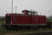 EMN bzw GES V100 1357 am 13.6.11 beim rangieren im str�menden Regen in Duisburg-Bissingheim.