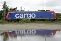 SBB Cargo 482 012 steht am 13.6.11 abgestellt inDuisburg-Ruhrort Hafen.