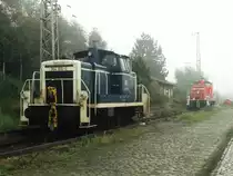 364 910-0 (Hintergrund 365 838-2) in Esch bei Ibbenb�ren am 17-9-2000. Bild und scan: Date Jan de Vries. 