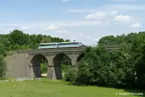 772 413-1 und 972 502-9 am Viadukt in Gro�schweidnitz aus L�bau am 13.06.2011