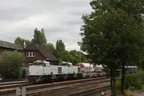 Die TXL Mietloks  Tilly  (275 753) und  Beci  (275 754) am 13.6.11 bei der Einfahrt ins HKM Gel�nde in Duisburg.
