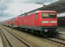 Hier 112 184-7 mit einem RE1 von Eisenh�ttenstadt nach Berlin Lichtenberg, dieser Zug stand am 18.6.2011 in Berlin Lichtenberg.