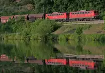 Zwei 140er mit Kohlezug am 11.6.11 bei K�nen