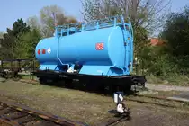 Kesselwagen 63020 f�r Diesel- und Heiz�l, abgestellt im Inselbahnhof Wangerooge. 24.04.2011