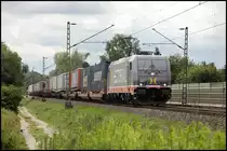YODA 241 010 von HECTORRAIL ist am 18.06.2011 mit einem KLV-Zug von Wanne-Eickel nach Schweden unterwegs. Hier bei Haltern am See.