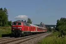 Gezogen von der 218 491 f�hrt der Radexpress RE 22699 (Ulm Hbf-Friedrichshafen Stadt) bei Aulendorf s�dw�rts und passiert dabei Rugetsweiler. (26.Juni 2011)