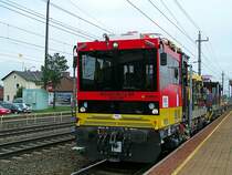 ROBEL X552.401;99819131401-7 durchfhrt den Bhf. Marchtrenk Richtung Wels;110704