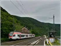 - Am Rhein - VIAS Flirt N� 414 kurz vor dem Erreichen des Bahnhofs von Kaub. 25.06.2011 (Hans)