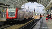 Nachdem Nauen nicht sonderlich schn war ging es nach Spandau, wo wir leider knapp den RE 2 nach Rathenow verpassten. Hier fhrt ein RE 4 nach Ludwigsfelde in den architektonisch reizvollen Bahnhof ein. 05.07.2011