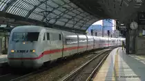 Eig. war ein ICE-T Doppel geplant, welches vorallem Hannes mehr gefreut h�tte, aber hier f�hrt der ICE 2802 f�r ICE 1640 mit 2-mal BR 402 am 05.07.2011 in Berlin Spandau ein.
