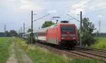 101 128-7 kam dann mit dem EC 178 von Prag nach Szczecin Glowny durch Falkenberg(E) gefahren. 01.07.2011