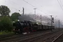 52 8134 mit einem Sonderzug nach Duisburg in D�sseldorf-Eller am 26.06.2011