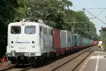 Die 139 312-3 der Lokomotion zieht einen Containerzug von Duisburg Ruhrtort Hafen nach Neuss Gbf durch Rheinhausen Ost am 05.07.2011 Gru� an den Tf
