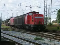 Wegen einer Oberleitungsst�rung,zwischen Bergen/R�gen und Lietzow(ein Ast war in die Fahrleitung geraten),mu�te die �bergabe Stralsund-Mukran,mit 298 328,am 18.Juli 2011,eine Stunde auf Weiterfahrt in Bergen/R�gen warten.
