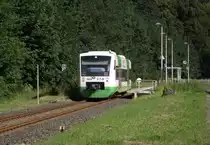 VT 106 der S�d-Th�ringen-Bahn ist am 16. Juli 2011 als STB nach Neuhaus am Rennweg auf der KBS 564 bei H�ttensteinach unterwegs.