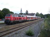 Die 218 434 bei der Ausfahrt Lffingen am 23/07/11.