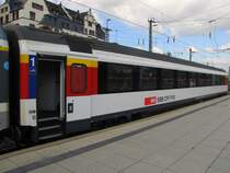 Apm 61 85 10-90 224-9 CH-SBB im EC 7 von Hamburg-Altona nach Chur, in Mainz Hbf; 30.06.2011