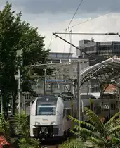 460 005-2 (Siemens Desiro ML II) der trans regio MittelrheinBahn (MRB 26) verl�sst am 07.08.2011 den K�lner Hbf in Richtung Deutz.