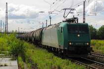 Captrain 185 517-0 mit Kesselwagen Richtung Gro�korbetha, in Naumburg (S) Hbf; 08.08.2011