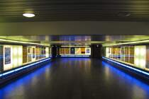 Die beleuchtete Unterf�hrung in Halle (S) Hbf; 09.08.2011