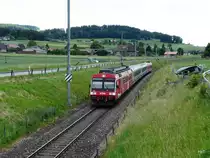 bls - Regionalzug mit dem Triebwagen RBDe 4/4 566 239 unterwegs bei Trimstein am 28.05.2011