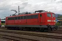 151 045-2 der DB abgestellt in Kreuztal am 16.08.2011. Die Lok hat gerade aufgeb�gelt.