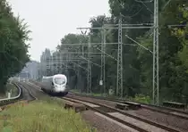 17.8.2011 ICE 1509 von Zepernick kommend kurz vor S-Bf. R�ntgental