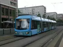 Chemnitz: Stra�enbahnlinie 6 nach Hauptbahnhof an der Haltestelle Zentrum Theaterplatz.(4.8.2011)