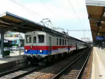 SOB - Oldtimer Triebwagen Be 3/4 43 mit Extrazug im Bahnhof von Romanshorn am 09.07.2011