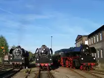 Am abend des 20.08.11 wurden die 35 1097-1, 35 1019-5 und 35 1113-6 beim 21. Heizhausfest in Chemnitz-Hilbersdorf in die Abendsonne gestellt. 

