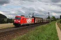 185 399 mit einem G�terzug am 13.08.2011 bei Treuchtlingen.