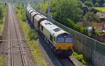 Eine Class 66 zog am 20.08.11 einen G�terzug durch Holzwei�ig Richtung Bitterfeld.