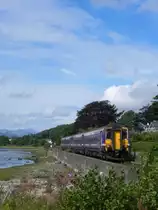 Class 156 Triebzug der Scotrail am 19.08.2011 auf der West Highland Line am Loch Eil zwischen den Haltepunkten Loch Eil Outward Bound und Corpach in Richtung Fort William.