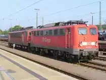 140 327-8 steht zusammen mit 155 109-2 am 22.08.2011 in Eisiedlerhof