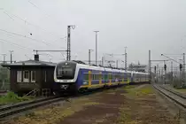 Am 12.8.2011 erreicht 440 333 der NordWestBahn den Bahnhof Oldenburg.