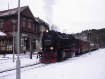 99 7240-7 der HSB am 31.12.01 im Bhf. Alexisbad.