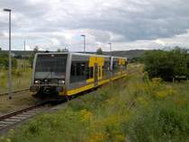 Burgenlandbahn 672 907  Stadt Braunsbedra  + 672 905  Stadt Naumburg (S)  als RB 34874 aus Naumburg Ost, bei der Einfahrt zum 6. Unstrutbahnfest in Ro�leben. Aus diesem Anlass bestellten wir wieder 4 Zugpaare, die an dem Tag von Wangen weiter nach Ro�leben gefahren sind.