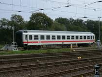 Bimdz 51 80 84-95 806-6 Heimatbf Hamburg Langenfelde war der einzige,abgestellte Reisezugwagen in der Abstellanlage von Stralsund am 03.September 2011.
