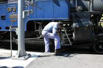 Noch schnell eine Kontrolle an der HG 3/4 Nr.1 vor der Abfahrt nach Realp.Oberwald 28.08.11

