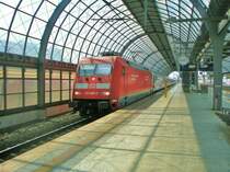 Hier 101 038-8 mit IC1911 von Munster(�rtze) nach K�ln Hbf., bei der Einfahrt am 8.7.2011 in Berlin Spandau.