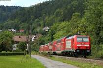 RE 19039 (Stuttgart Hbf-Singen(Hohentwiel) mit Schublok 146 203-5 bei Aistaig 15.8.11